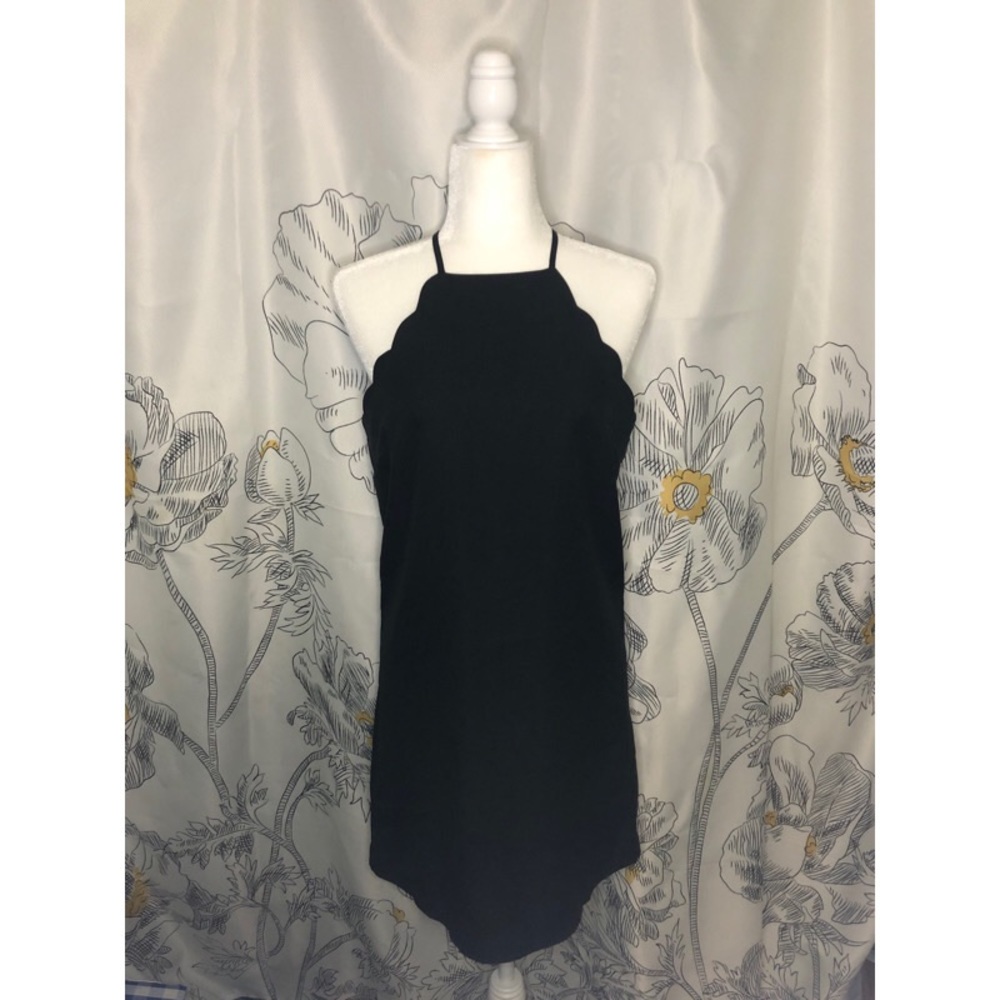 Lulu’s Endlessly Endearing Black Scalloped Dress